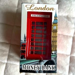 5/$15 Closet Sale! London Money Bank